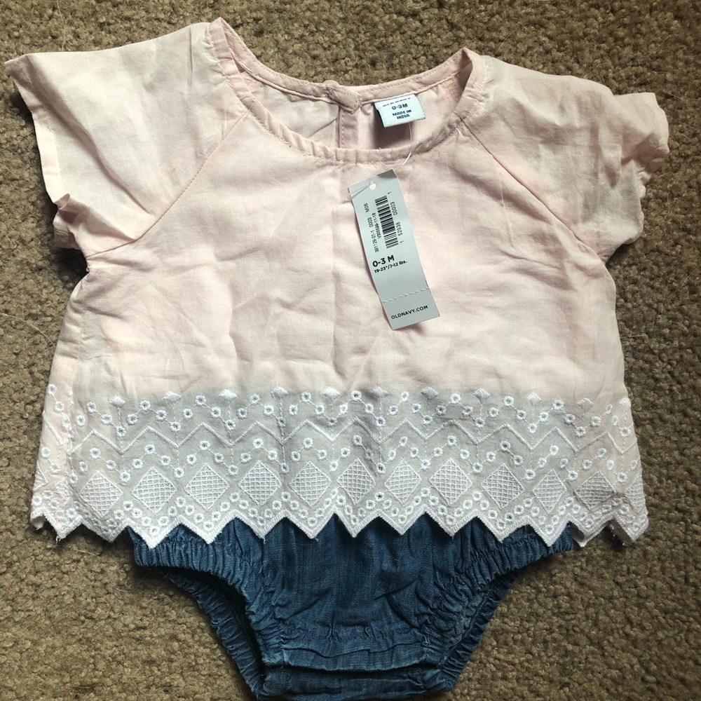 BNWT! Baby girl old navy bubble romper